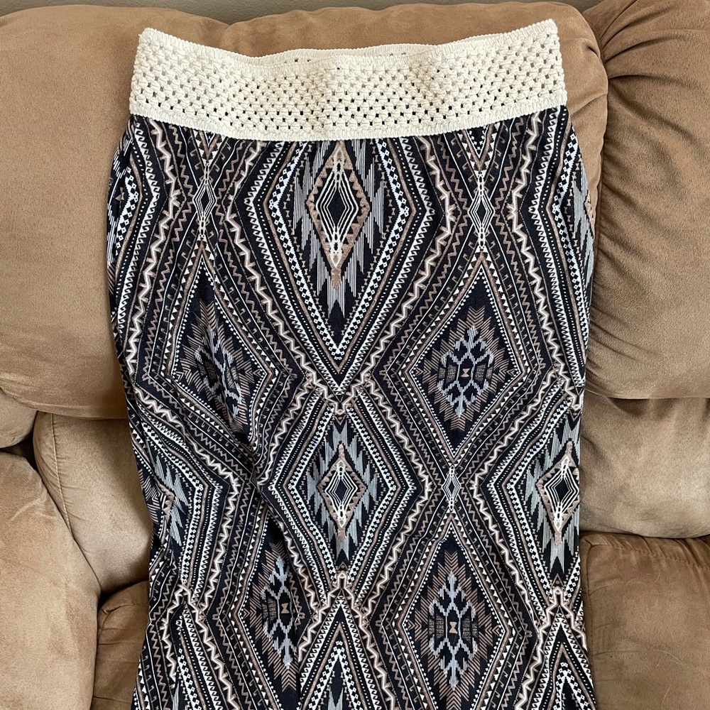 Size small long flowy skirt - Picture 2 of 2